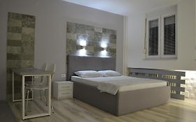 Lazarus Studio Apartment